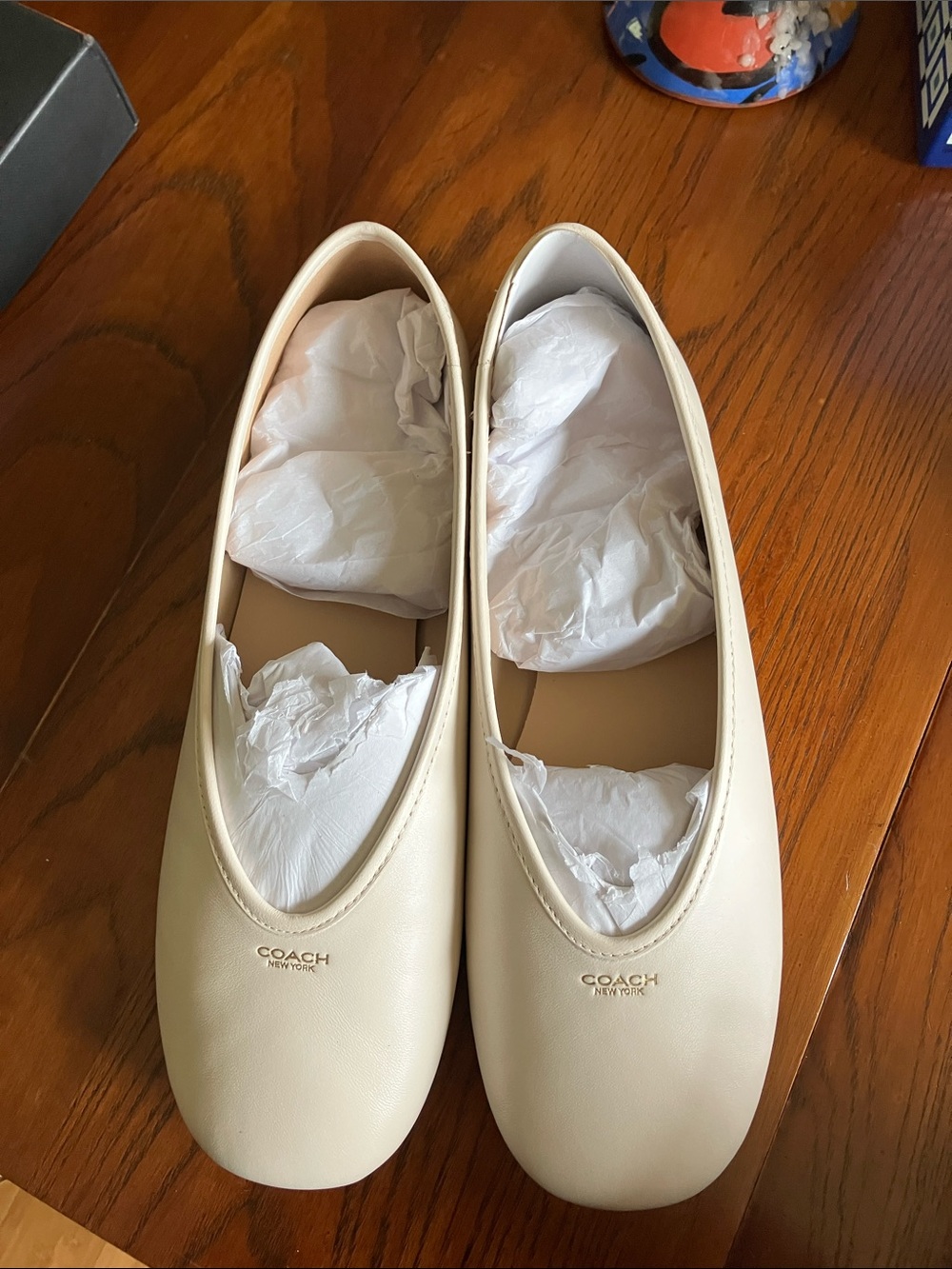 COACH Cream Leather Ballet Flats - Picture 4 of 8